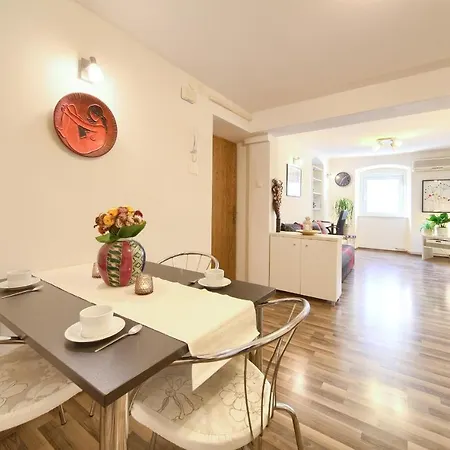 City Center Apartment